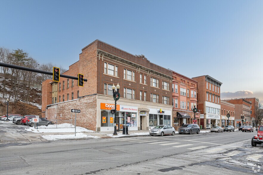 89 W Main St, Meriden, CT à louer - Photo principale – Image 1 sur 1