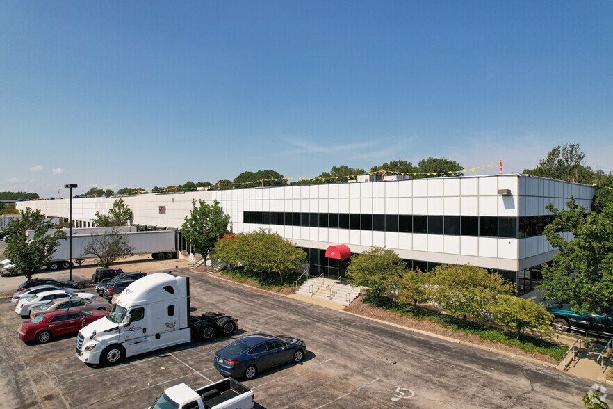 160-275 Corporate Woods Ct, Bridgeton, MO à louer - Photo de l’immeuble – Image 1 sur 4