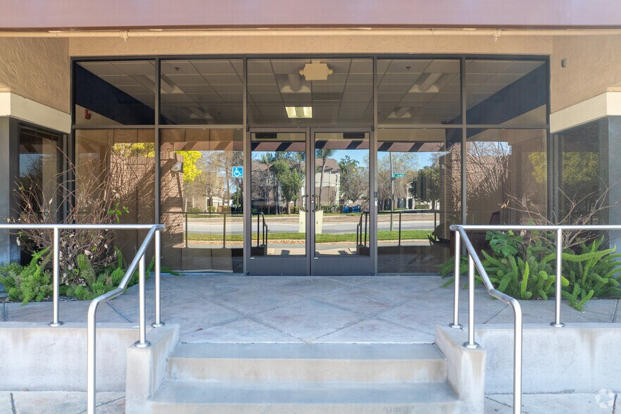 1630 Zanker Rd, San Jose, CA à vendre - Photo de l’immeuble – Image 2 sur 6
