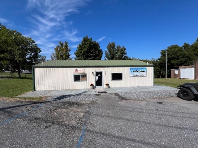 222 S Center, Connellys Springs, NC à vendre - Photo de l’immeuble – Image 3 sur 23