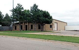 Plus de détails pour 4455 Woods and Sons Ave, Edmond, OK - Industriel/Logistique à louer
