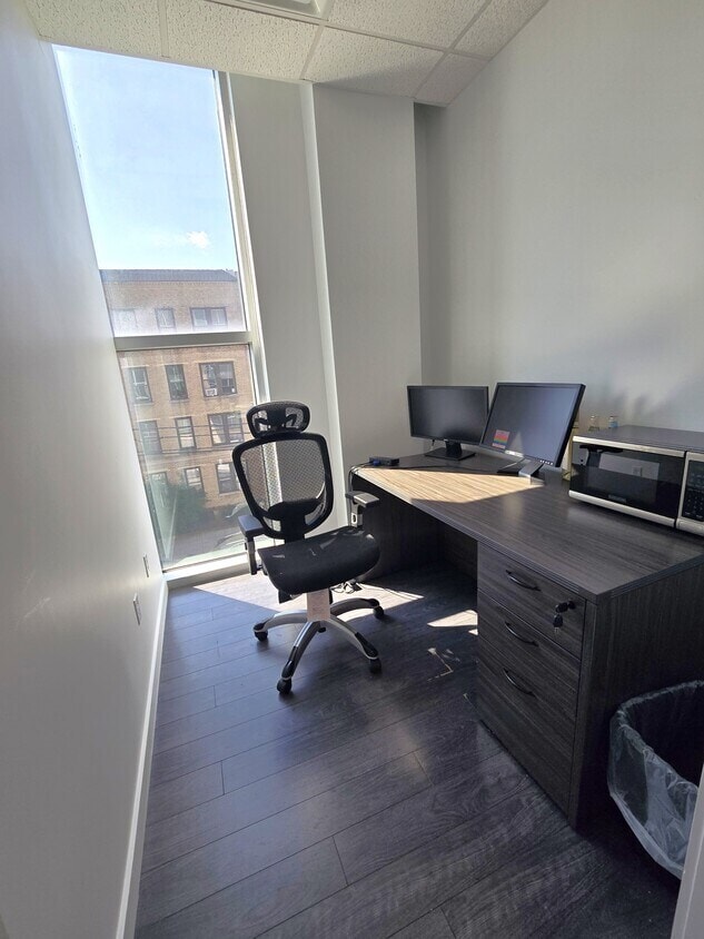 31-19 Newtown Ave, Astoria, NY à louer Photo intérieure– Image 1 sur 6