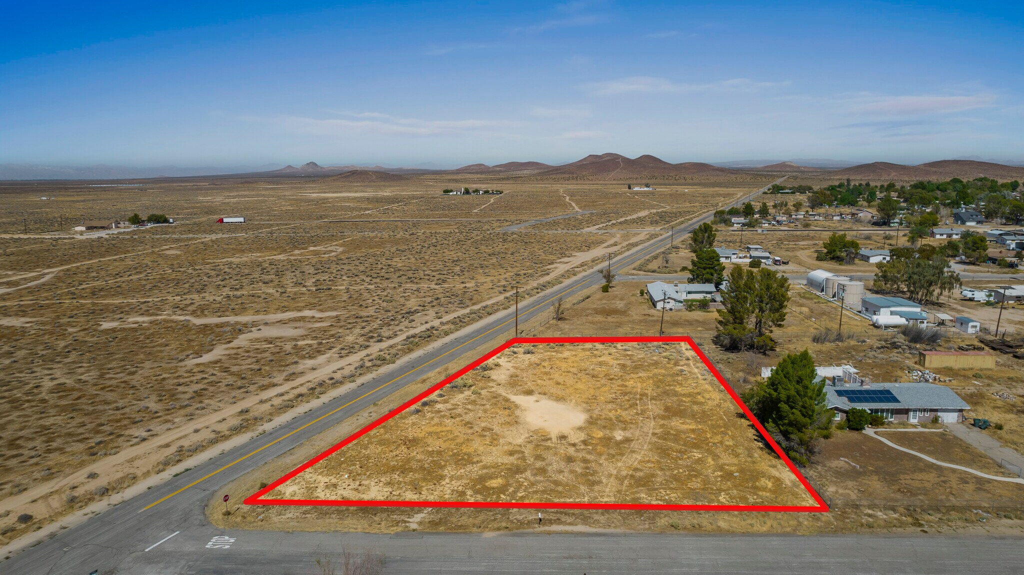 16613 Alexander Ave, North Edwards, CA à vendre Photo principale– Image 1 sur 8