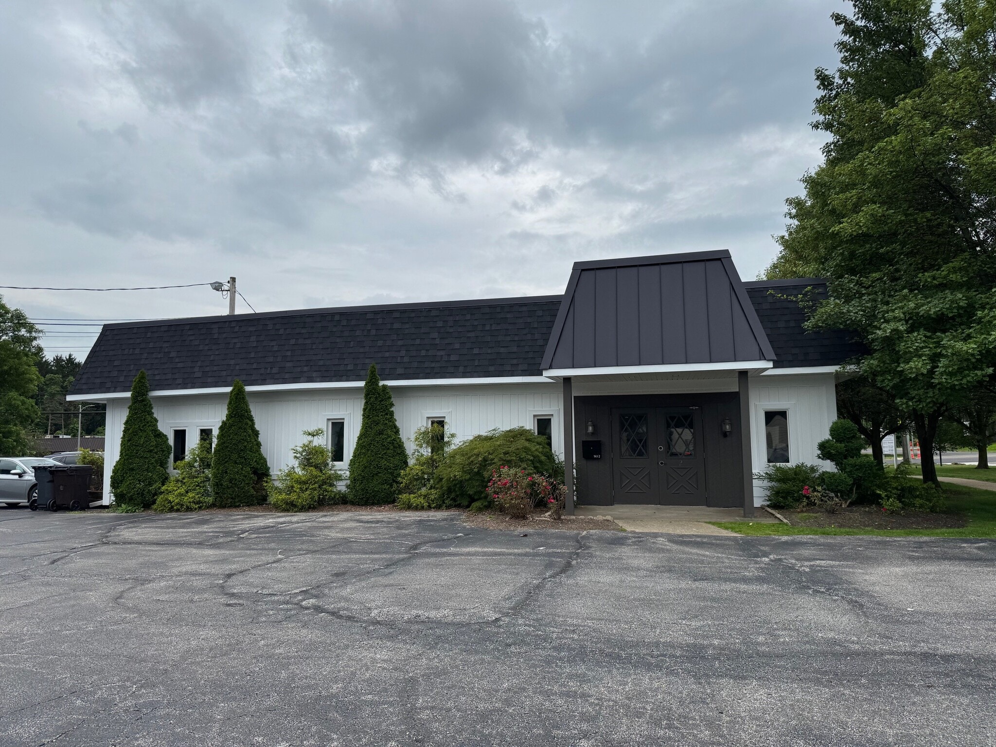 141 E Aurora Rd, Northfield, OH à louer Photo de l’immeuble– Image 1 sur 27
