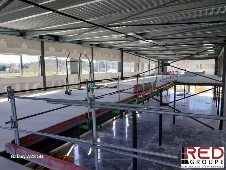 Industriel/Logistique dans Marignane à vendre - Photo de l’immeuble – Image 2 sur 14