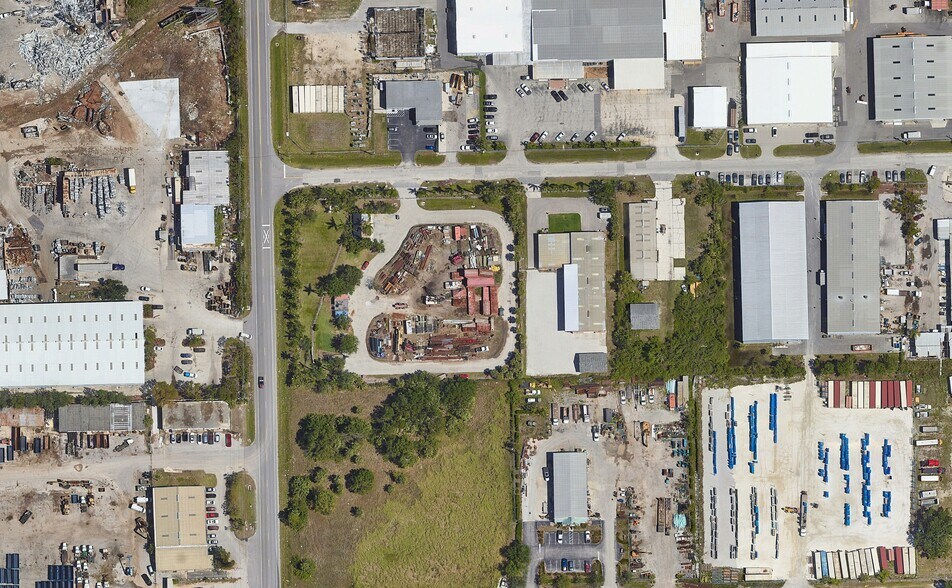 3401 Old Metro Pky, Fort Myers, FL à louer - Photo de l’immeuble – Image 2 sur 3