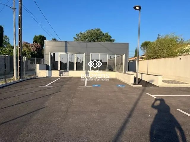 Bureau dans Bollène à louer - Photo de l’immeuble – Image 2 sur 12