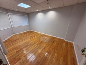 288 Walnut St, Newton, MA à louer Photo intérieure– Image 2 sur 4