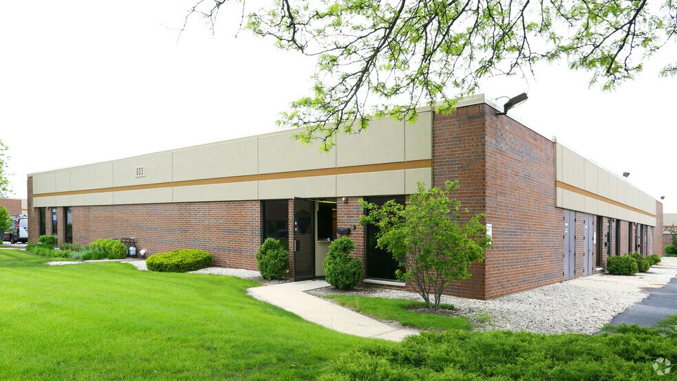 603 Country Club Dr, Bensenville, IL à louer - Photo principale – Image 1 sur 4