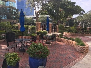 100 3rd St S, Saint Petersburg, FL à louer Photo intérieure– Image 2 sur 4