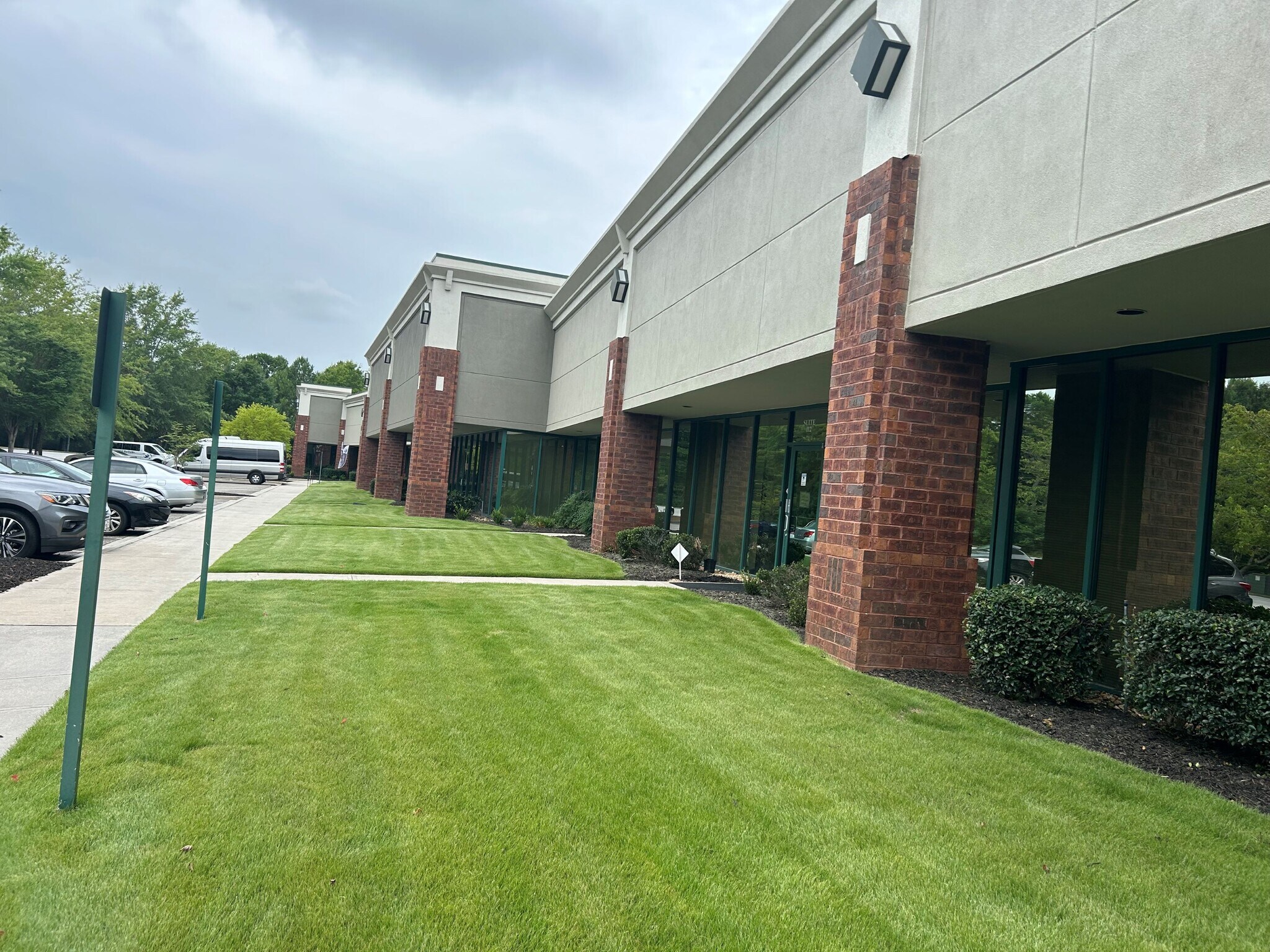 1305 Lakes Pky, Lawrenceville, GA à louer Photo de l’immeuble– Image 1 sur 8