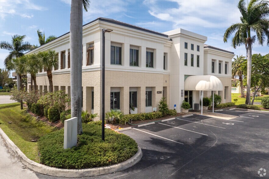 8200 College Pky, Fort Myers, FL à louer - Photo principale – Image 1 sur 10
