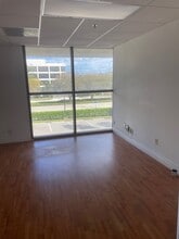 631 US Highway 1, North Palm Beach, FL à louer Photo intérieure– Image 1 sur 1