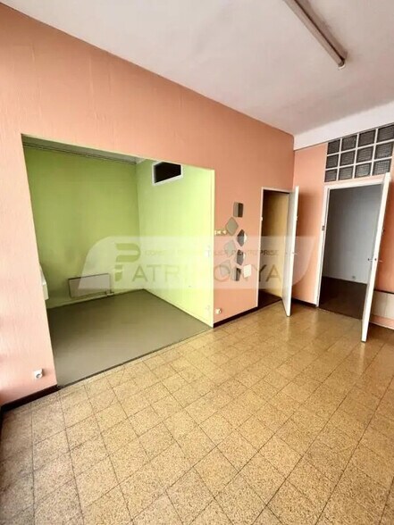 Local commercial dans Marseille à louer - Photo de l’immeuble – Image 2 sur 6