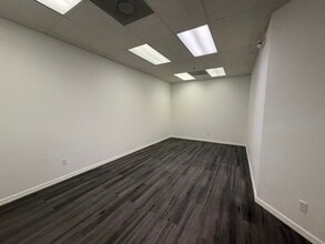 100 Business Center Dr, Ormond Beach, FL à louer Photo de l’immeuble– Image 2 sur 5