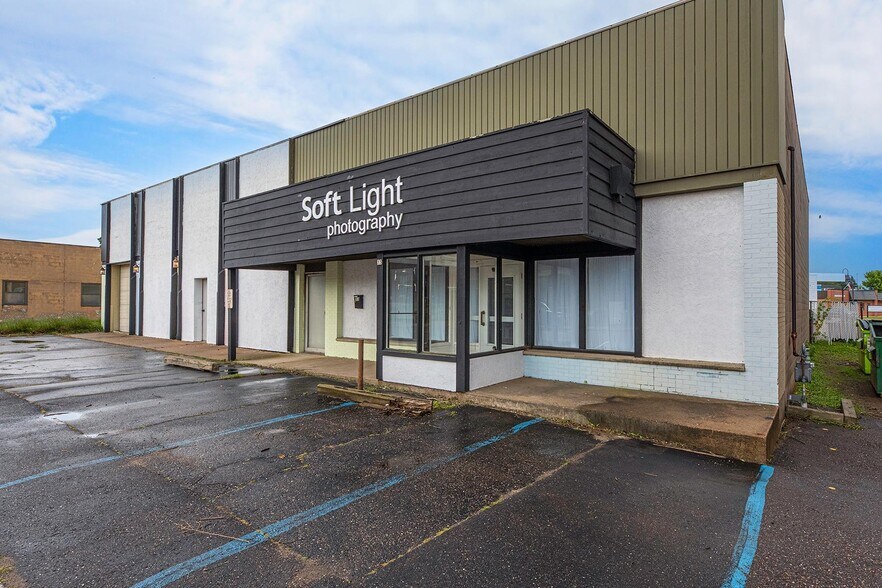 33 W King St, Rhinelander, WI à vendre - Photo de l’immeuble – Image 1 sur 16