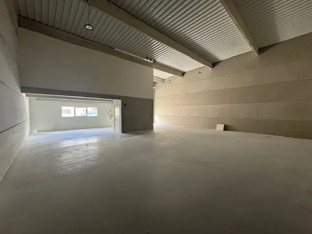 Local d'activités dans Mios à vendre - Photo intérieure – Image 3 sur 6