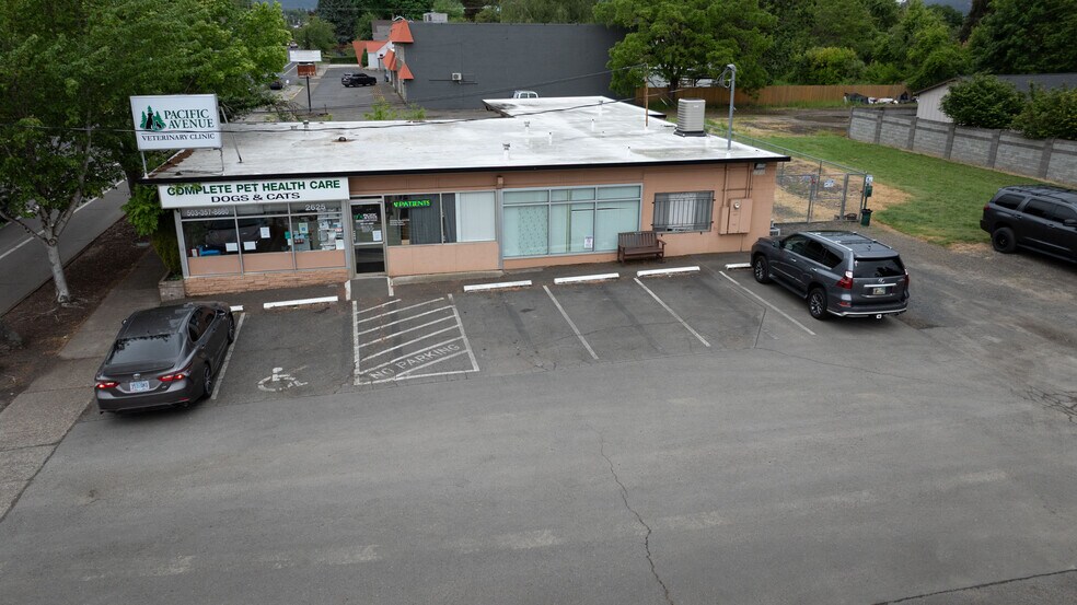 Forest Grove Mixed-Use Pad portefeuille de 2 biens à vendre sur LoopNet.fr - Photo de l’immeuble – Image 3 sur 7