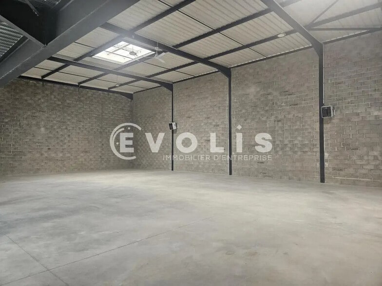 Local d'activités dans Marolles-en-Hurepoix à vendre - Photo intérieure – Image 3 sur 11