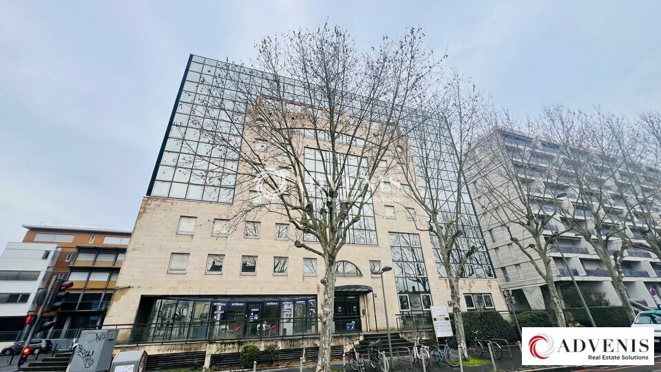 Bureau dans Bordeaux à louer - Photo de l’immeuble – Image 2 sur 8
