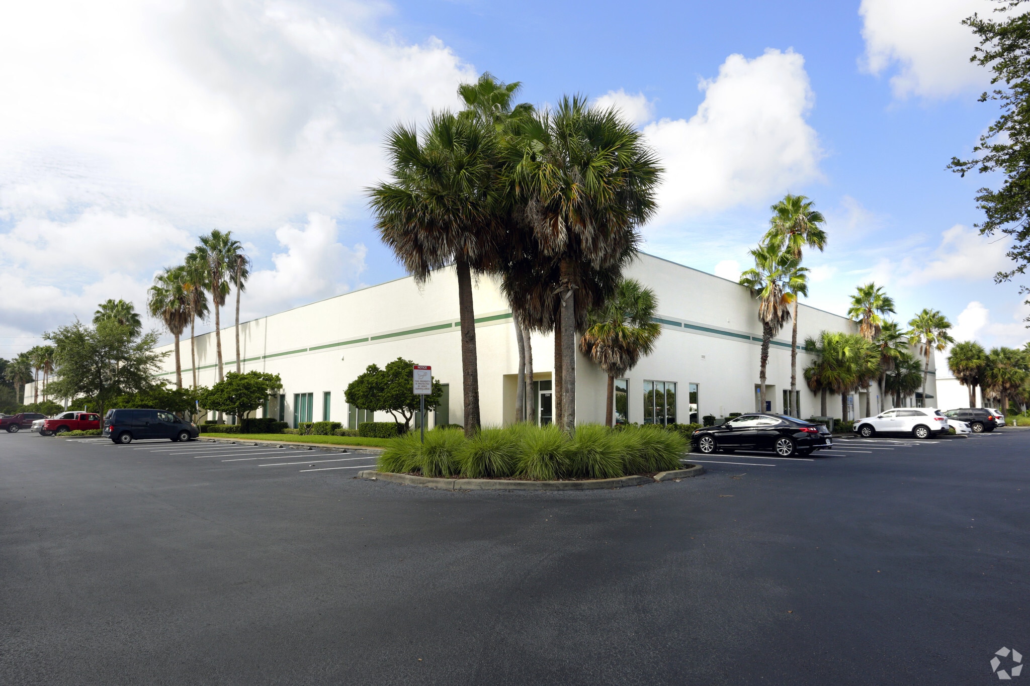 12397 Belcher Rd S, Largo, FL à louer Photo principale– Image 1 sur 12