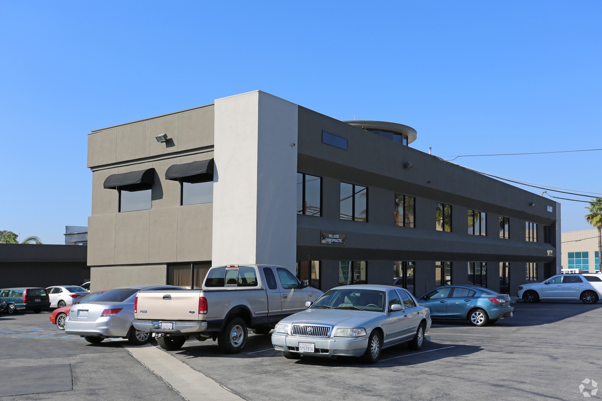 2750-2760 E Spring St, Long Beach, CA à louer Photo principale– Image 1 sur 12