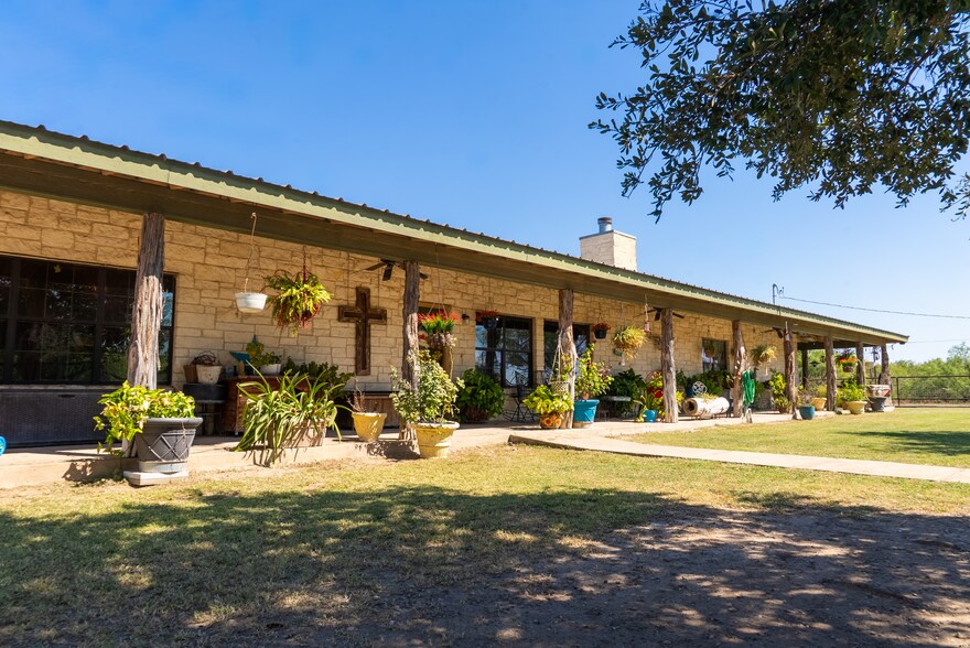 Rocking DC4 Ranch, Del Rio, TX à vendre - Photo de l’immeuble – Image 3 sur 32