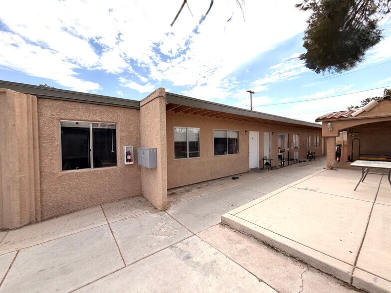 1967 Linn Ln, Las Vegas, NV à vendre - Photo de l’immeuble – Image 2 sur 23