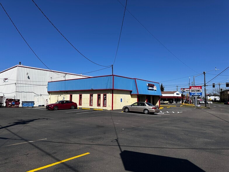 2943 Silverton Rd NE, Salem, OR à vendre - Photo de l’immeuble – Image 1 sur 9