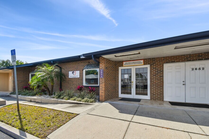 2652-2662 W Lake Rd, Palm Harbor, FL à louer - Photo de l’immeuble – Image 1 sur 16