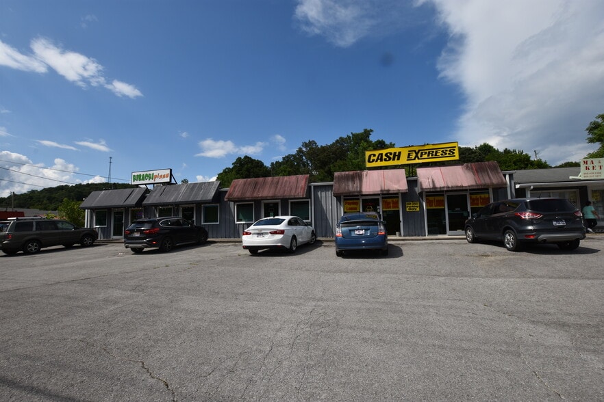 522-546 E Tri County Blvd, Oliver Springs, TN à vendre - Photo de l’immeuble – Image 3 sur 8
