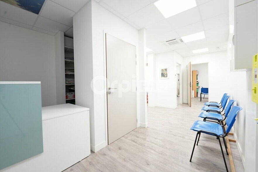 Bureau dans Bourgoin-Jallieu à louer - Photo intérieure – Image 2 sur 6