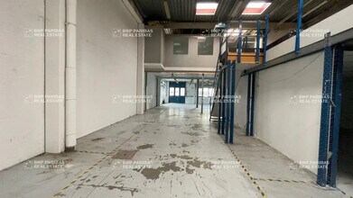 Local d’activités dans Fresnes à louer Photo intérieure– Image 1 sur 14