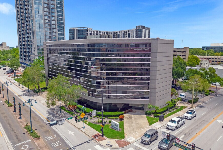 105 E Robinson St, Orlando, FL à louer - Photo de l’immeuble – Image 2 sur 2