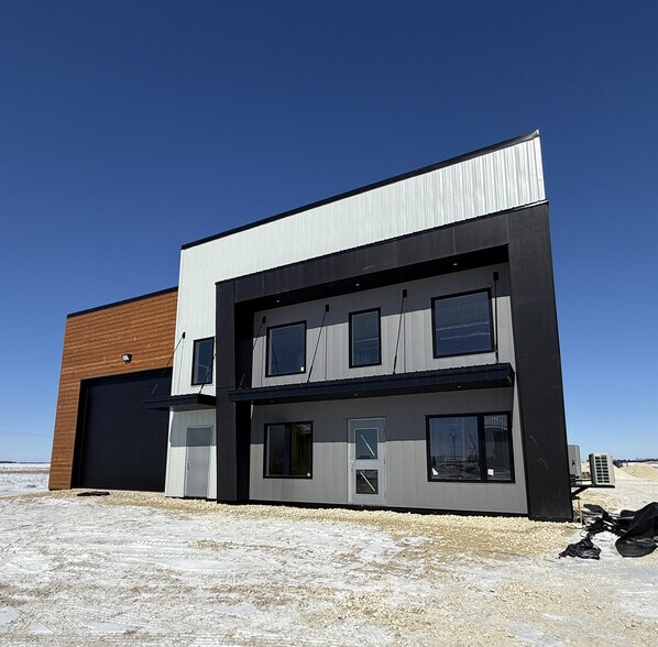 34 Gold Sun Dr, Winnipeg, MB à vendre - Photo de l’immeuble – Image 2 sur 8