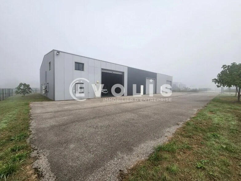 Bureau dans Saint-Chef à louer - Photo de l’immeuble – Image 1 sur 31