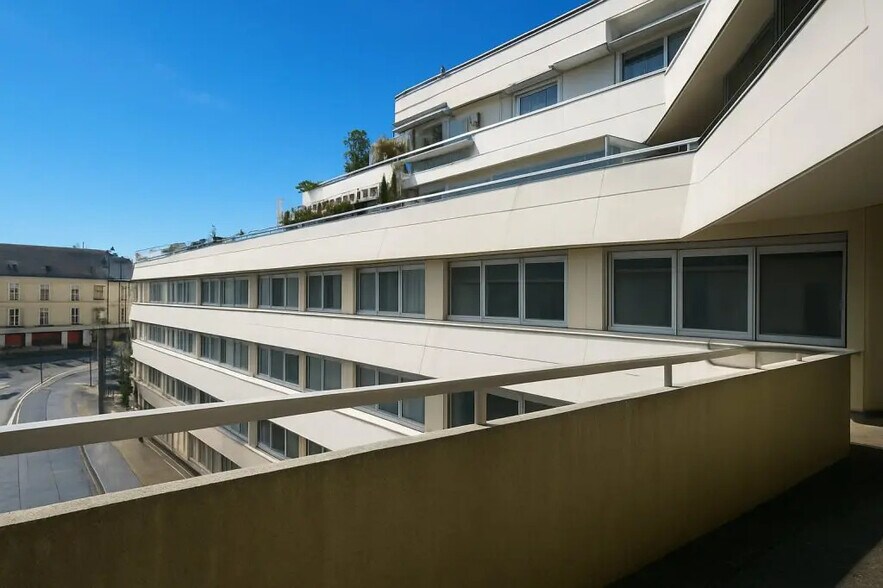 Bureau dans Chalon-sur-Saône à louer - Photo de l’immeuble – Image 2 sur 4