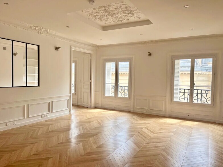 Bureau dans Paris à louer - Photo de l’immeuble – Image 2 sur 7