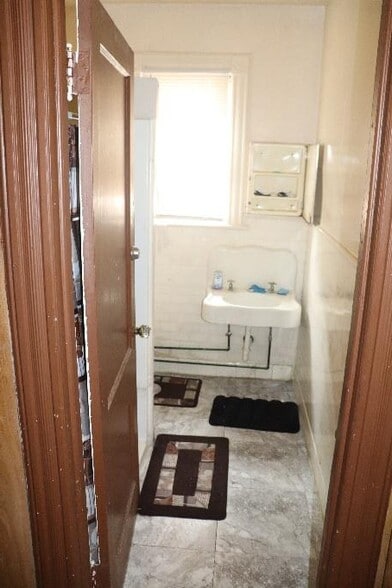 49 Fremont St, Bloomfield, NJ à vendre - Photo intérieure – Image 3 sur 16
