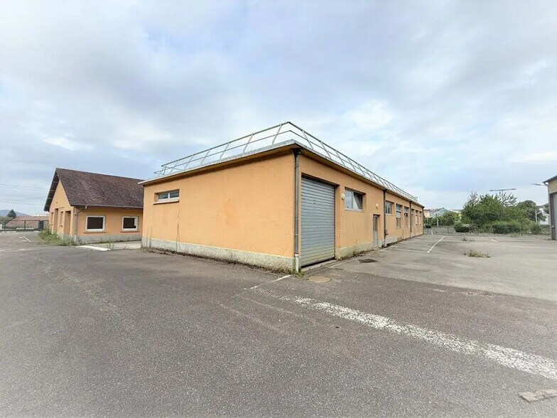 Local d'activités dans Besançon à vendre - Photo de l’immeuble – Image 2 sur 17
