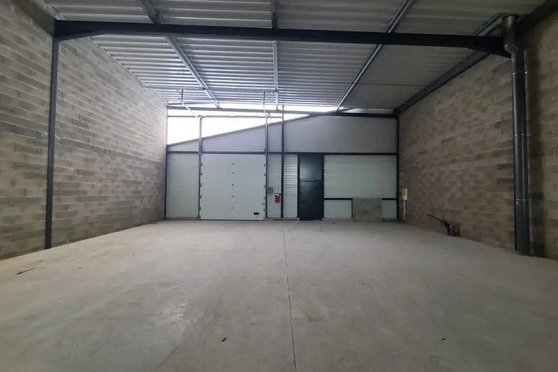 Local d’activités dans Béziers à louer - Photo de l’immeuble – Image 3 sur 4