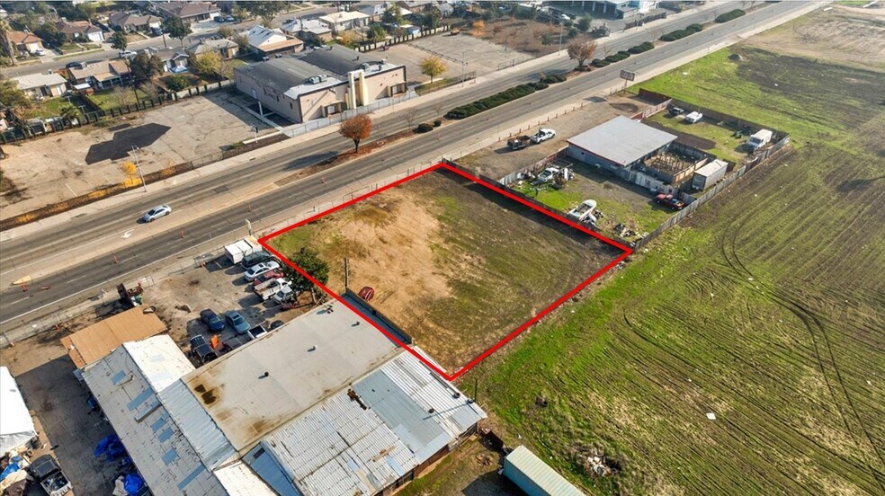 2516 S Elm Ave, Fresno, CA à vendre - Photo de l’immeuble – Image 2 sur 4
