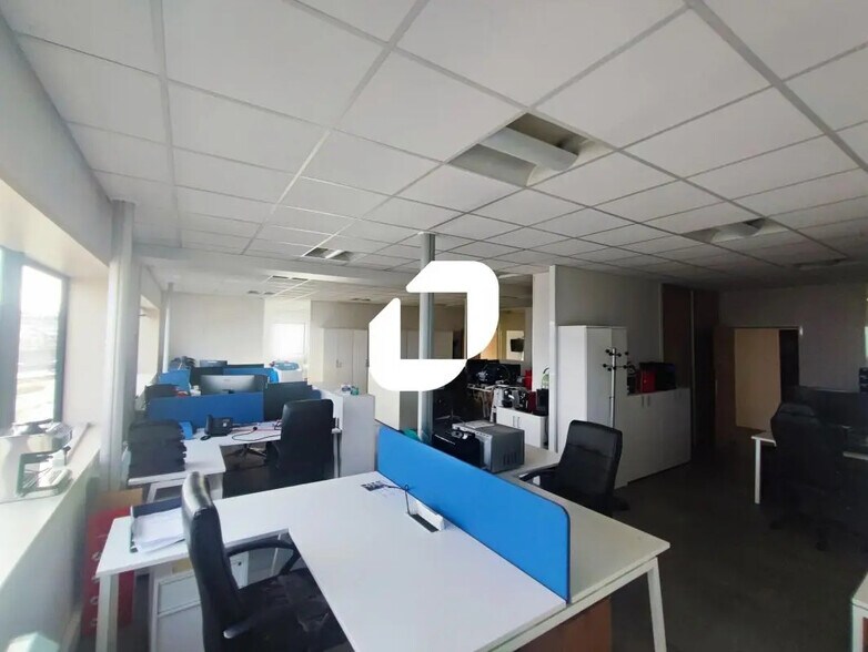 Bureau dans Rosny-sous-Bois à louer - Photo de l’immeuble – Image 3 sur 7