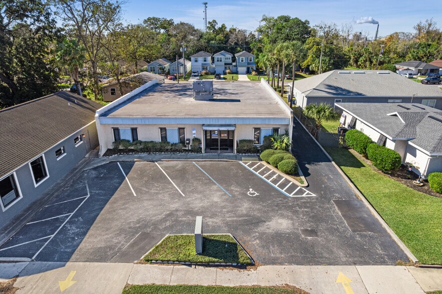 911 S 8th St, Fernandina Beach, FL à vendre - Photo de l’immeuble – Image 3 sur 23