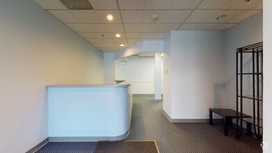 3020 Woodcreek Dr, Downers Grove, IL à louer Numérisation 3D Matterport– Image 1 sur 11