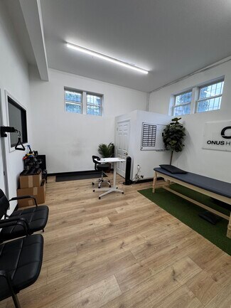 Plus de détails pour 373 Bloomfield Ave, Caldwell, NJ - Bureau/Médical à louer