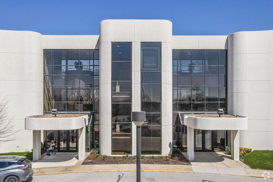 1401 50th St, West Des Moines, IA à louer - Photo de l’immeuble – Image 3 sur 13