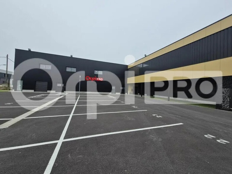 Bureau dans Bétheny à vendre - Photo de l’immeuble – Image 1 sur 7