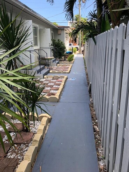 7630 Byron Ave, Miami Beach, FL à vendre - Photo de l’immeuble – Image 3 sur 48