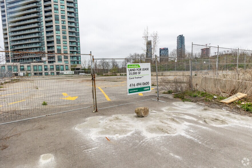 59 Research Rd, Toronto, ON à vendre - Photo de l’immeuble – Image 2 sur 2